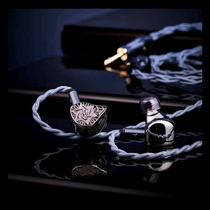Unique Melody / UM Maven III / Maven 3 Moonshard - Premium 12 Drivers In Ear Monitor Earphone / IEM Original